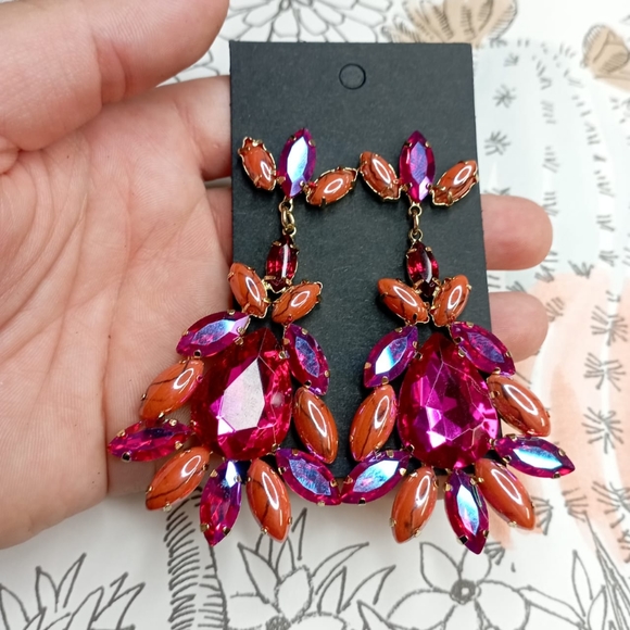 ✨NEW CRYSTAL EARRINGS COLLECTION✨ Smoky Cubic Zirconia Brass Colour Earr… - Picture 10 of 15